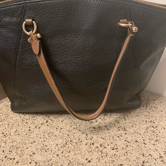 Coach purse , 2 yrs old - Picture 5 of 7